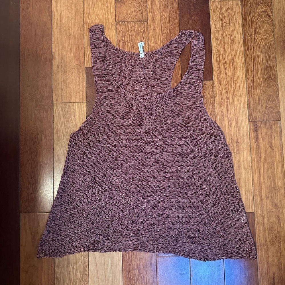 Willow & Clay | Sleeveless pink/maroon knit top with beads size lrg